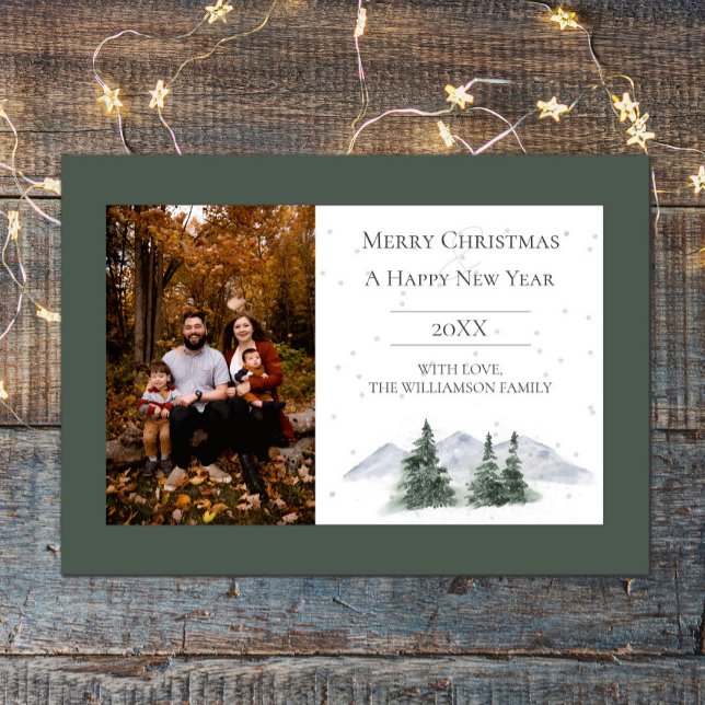 Snowowley Mountain Top | Tarjeta fotográfica verde (Green Snowy Mountain Top Holiday Photo Card)