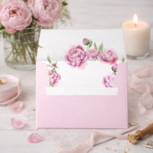Sobre de boda con acuarela de peonía rosa