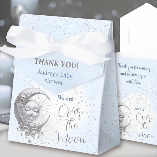 Sobre la caja de Baby Shower del chico azul de la  (Over The Moon Blue Boy Baby Shower Tent Favor Box)