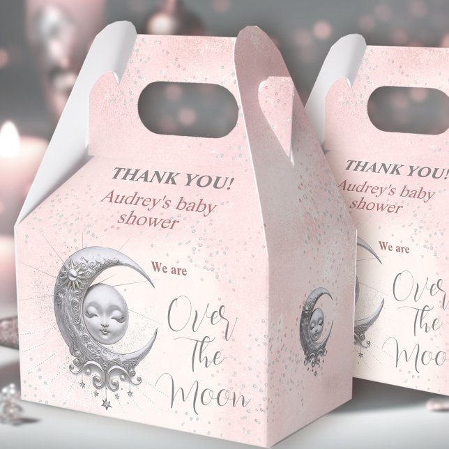Sobre la caja de favoritos de Baby Shower del Chic (Over The Moon Pink Girl Baby Shower Favor Box)