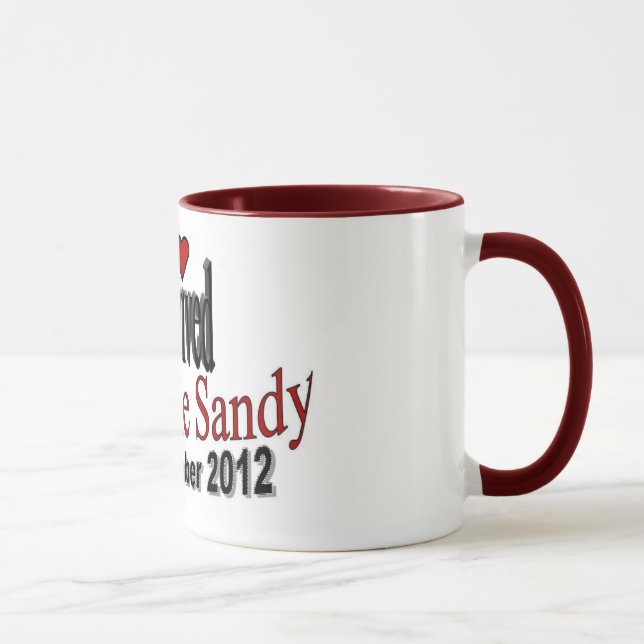 Sobreviví la taza de café de Sandy del huracán (Derecha)