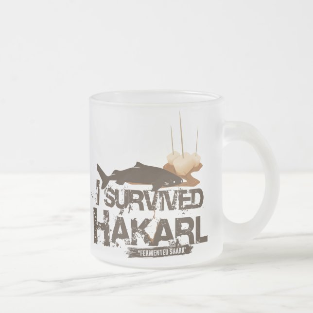 Sobreviví la taza de Hákarl (Derecha)