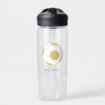 Soccer Sports Nombre personalizado Botella de agua<br><div class="desc">Esta botella de agua personalizada con una pelota de fútbol de oro deleitará a los amantes del fútbol en su vida. El texto es personalizable. Parte de una colección de Parcel Studios. *El detalle del Relieve metalizado dorado se simula. El Relieve metalizado real no se utilizará en el producto final....</div>