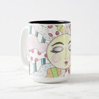 Sol colorido y pacífico - taza de café de dos tono