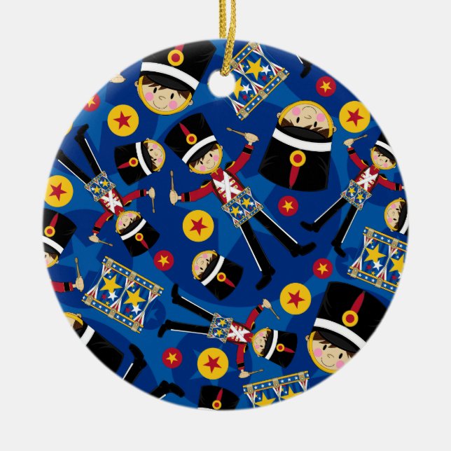 Soldado del cascanueces que juega el ornamento de (Frente)