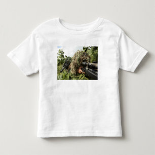 Soldados vestidos en juegos del ghillie