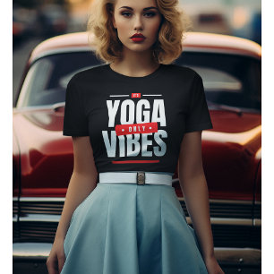 Solo la camiseta de motivación del yoga