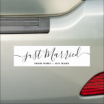 Sólo nombres casados Boda Decoración del imán del<br><div class="desc">Sencilla Decoración del imán del coche del Boda Just Married Names con nombres de recién casados en letra manuscrita moderna.</div>