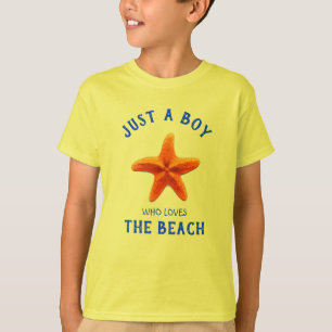 Solo un chico que ama la camiseta de la playa