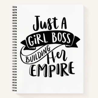 Sólo un jefe Chica construyendo su cuaderno Empire