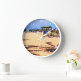 Sombras del reloj de pared de palmeras
