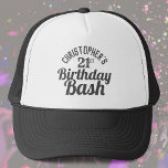 Sombrero de camionero de cumpleaños número 21<br><div class="desc">Para celebrar un cumpleaños especial. Diseñado para personas mayores de 21 años. Celebración de cumpleaños 21. Bash de cumpleaños. Agregue el nombre y el número. Gorra de la fiesta de cumpleaños.</div>