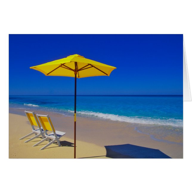 Sombrilla de playa amarilla y sillas en impecable (Anverso (Horizontal))
