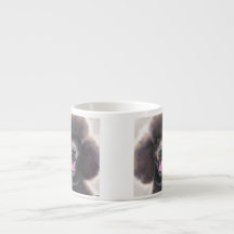 Sonriente taza de café lindo en china de huesos