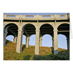 Soportes arqueados del puente Patterson Memorial