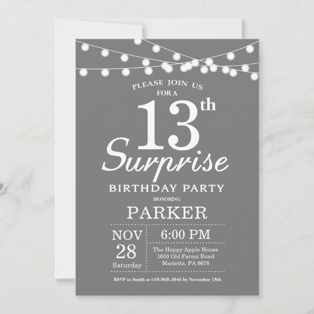 Sorpresa 13.ª invitación de cumpleaños gris y blan (Anverso)