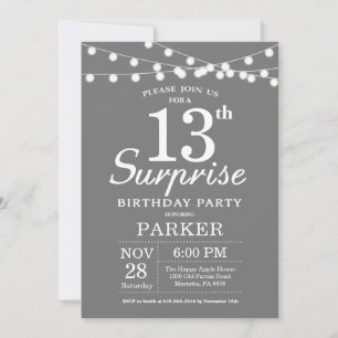 Sorpresa 13.ª invitación de cumpleaños gris y blan