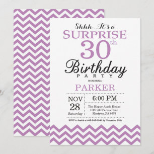 Sorpresa 30.ª invitación de cumpleaños Chevron púr
