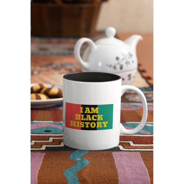 Soy historia negra en la taza de café de fuente de (Subido por el creador)