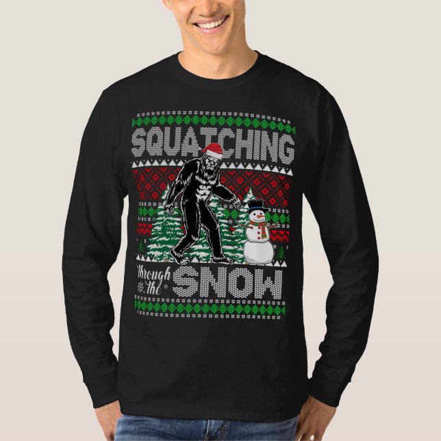 Squatching through the Snow Bigfoot Ugly Sweater C (Anverso)
