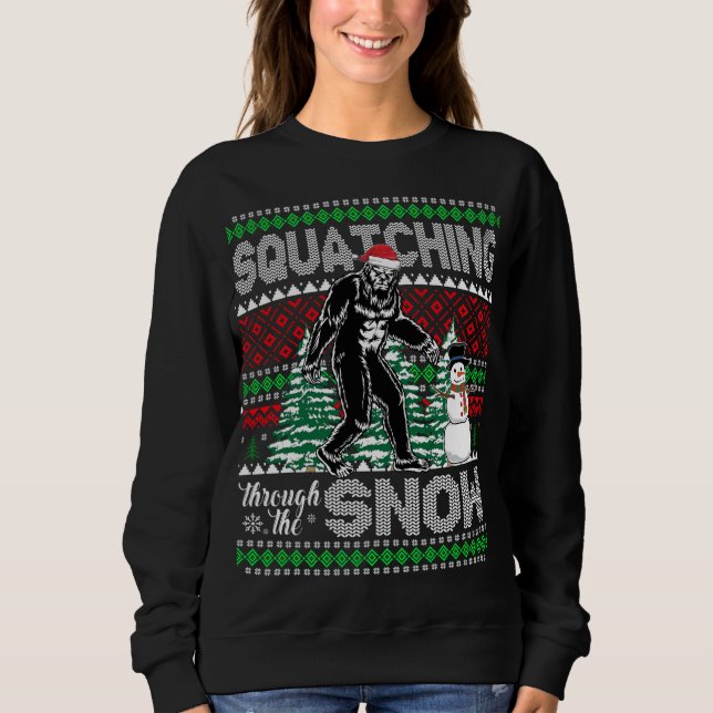Squatching through the Snow Bigfoot Ugly Sweater C (Anverso)