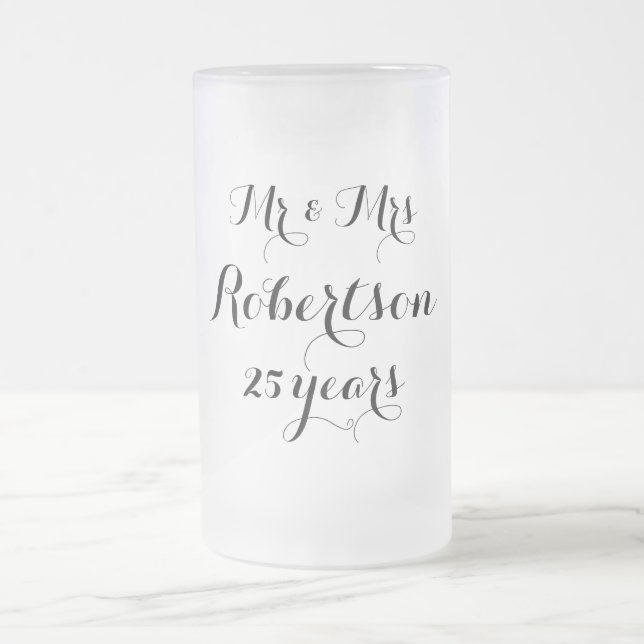 Sr. y señora 25ta taza de cerveza de cristal del (Centro)