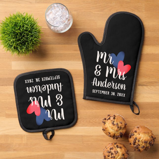 Sr. y Sra. Oven Mitt y Pot Holder Set personalizad (De arriba hacia abajo)