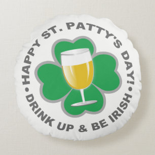 St. Patrick's Day tirando almohada