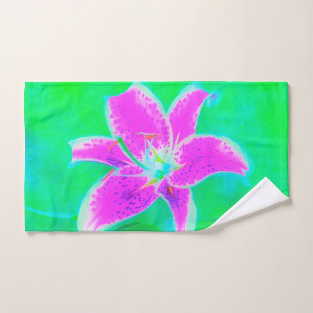 Stargazer rosa caliente Lily sobre Turquesa y Verd (Toalla de mano)