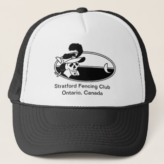 Stratford que cerca el gorra del club