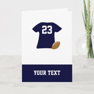 Su camisa del fútbol con la tarjeta de cumpleaños