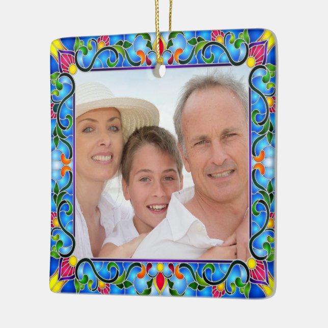 Su creación de ornamentos (Izquierda)