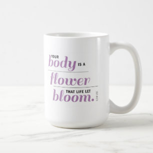 Su cuerpo es una taza de la flor