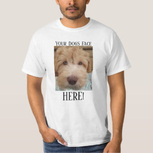 Su de los perros de la cara camiseta blanca aquí