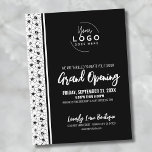 Su gran invitación a la apertura del logotipo come<br><div class="desc">Una invitación divertida pero simple en blanco y negro para una gran apertura de negocio o un evento de fiesta de lanzamiento de marca o producto. Añade tu propio logotipo a la parte superior para darle tu marca. Un lindo acento con un toque floral blanco y negro. Puede cambiar todo...</div>