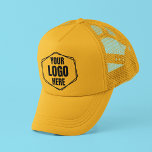 Su logotipo aquí | gorro del personal de la compañ<br><div class="desc">Para los propietarios o gerentes de empresas de transporte en camión, esto le hará la vida más fácil. Este gorro de personal de la Compañía de Camiones Amarillos está destinado a conductores, personal y empleados de una compañía de transporte y logística. Con un marcador de posición "Su logotipo aquí", que...</div>