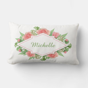 Su nombre en un marco florido lanza almohadas