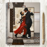 Su planificador de diseño de metal industrial foto<br><div class="desc">Planner con la foto de su personalizado enmarcado por un diseño industrial artístico con efectos metálicos y cuero falso.</div>
