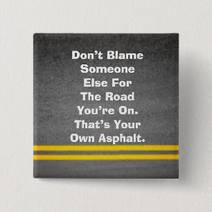 Su propio botón de asfalto