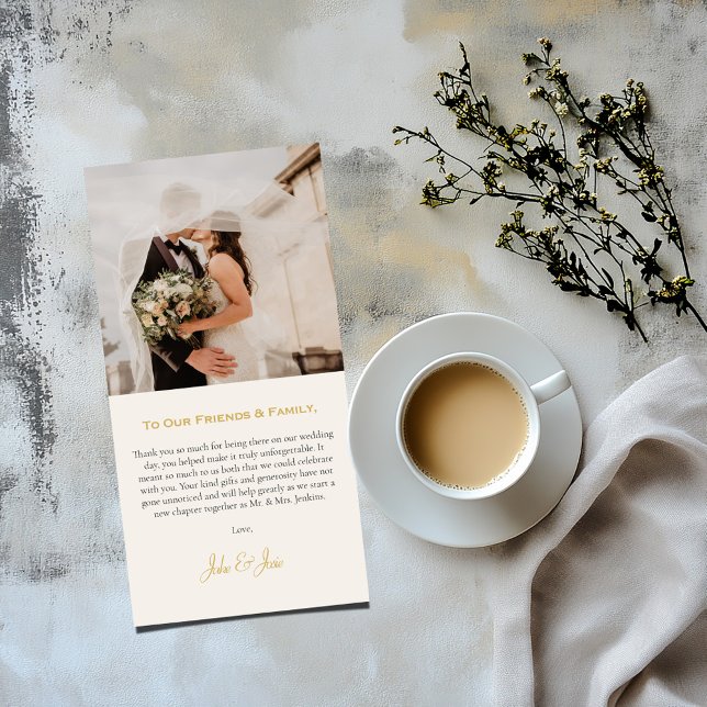 Su tarjeta de agradecimiento de la foto de su boda (Simple wedding thank you card with a wedding photo at the top and a message at the bottom)