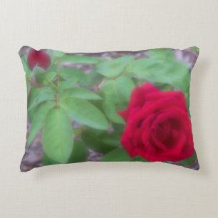 Suave foco rojo rosa sobre una almohada