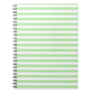 Suavemente verde y blanco raya el cuaderno