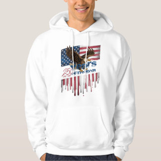 Sudadera A bold, distressed illustration of a soaring bald 
