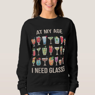 Sudadera A Mi Edad Necesito Gafas Graciosas Para Beber A Ma