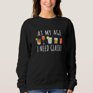 Sudadera A Mi Edad Necesito Glasses Cocktail Beer Alcoho