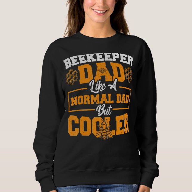 Sudadera A Papá Noel Le Gusta Un Papá Normal Pero La Beekee (Anverso)