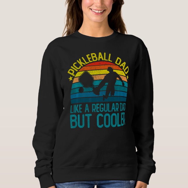 Sudadera A Un Papá Noel Le Gusta Un Padre Regular Pero Más  (Anverso)