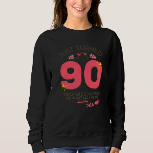 Sudadera Acabo de cumplir 90 años bebiendo vino 90 cumpleañ