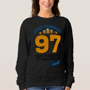 Sudadera Acabo de cumplir 97 años bebiendo cerveza 97 cumpl