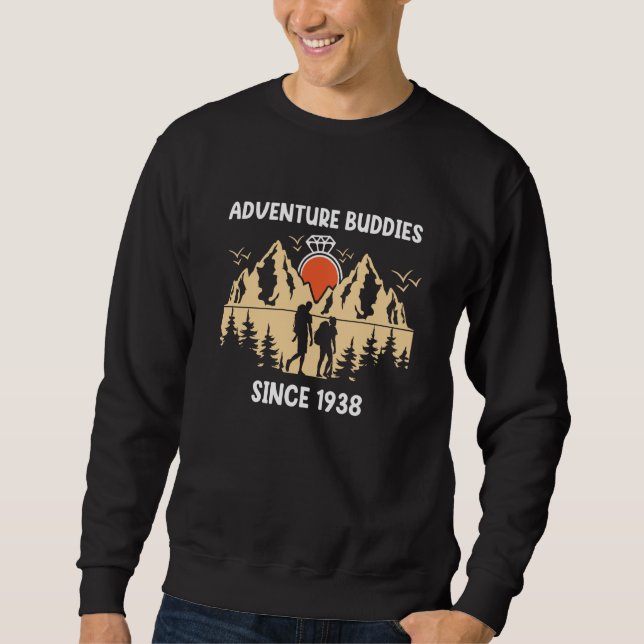 Sudadera Adventure Buddies Since 1938 Hiking Partner (Anverso)